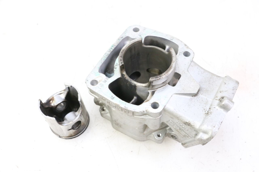 photo de CYLINDER BARREL PISTON APRILIA ETX 125 (1998 - 2002)