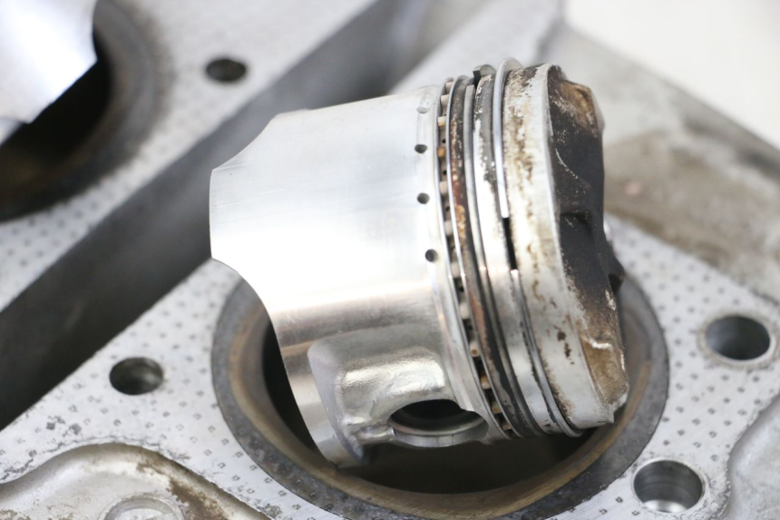 photo de CYLINDER BARREL PISTON SUZUKI GSX E 250 (1982 - 1983)