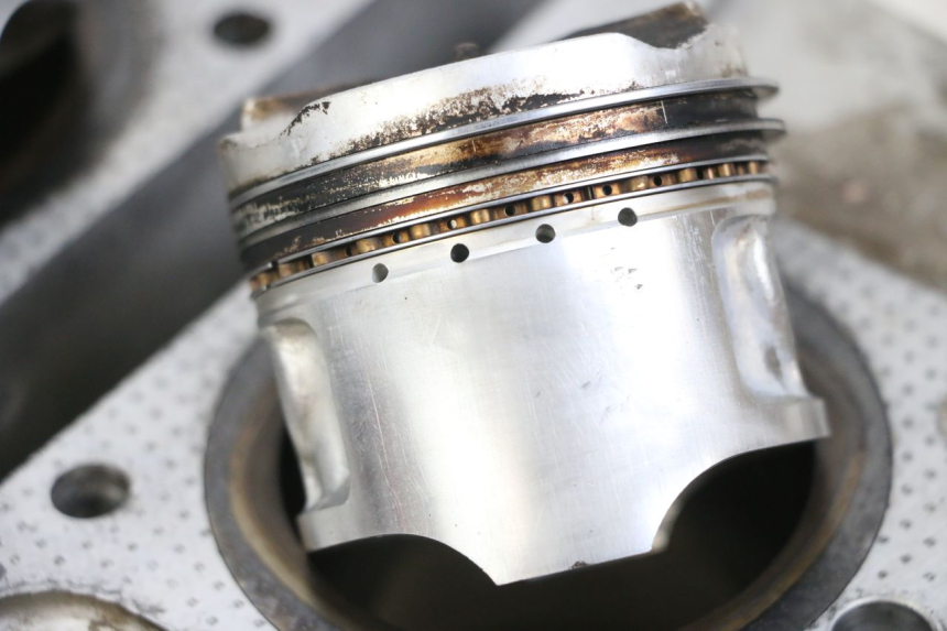photo de CYLINDER BARREL PISTON SUZUKI GSX E 250 (1982 - 1983)