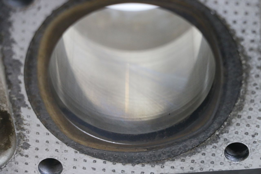 photo de CYLINDER BARREL PISTON SUZUKI GSX E 250 (1982 - 1983)