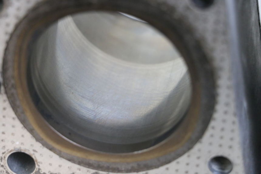 photo de CYLINDER BARREL PISTON SUZUKI GSX E 250 (1982 - 1983)