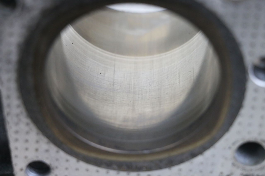 photo de CYLINDER BARREL PISTON SUZUKI GSX E 250 (1982 - 1983)
