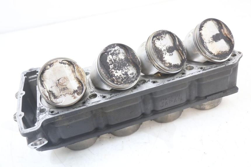 photo de CYLINDER BARREL PISTON KAWASAKI GTR 1000 (1994 - 2004)