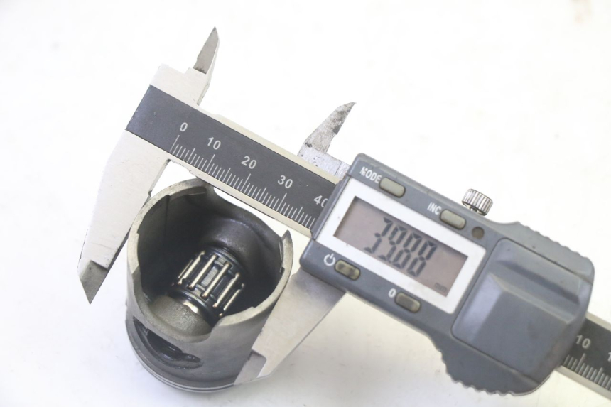 photo de CYLINDER BARREL PISTON PEUGEOT KISBEE 2T 50 (2010 - 2017)