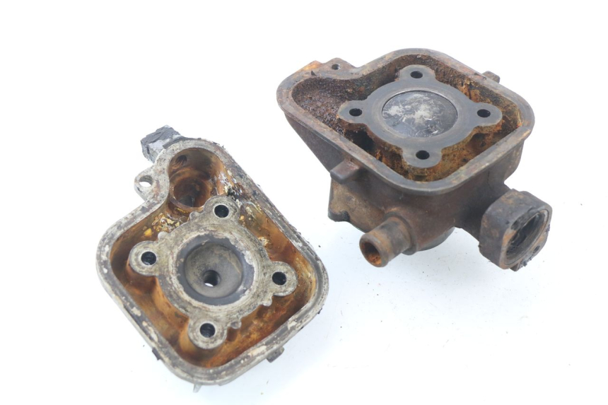 photo de CYLINDER BARREL PISTON PEUGEOT LUDIX BLASTER 50 (2006 - 2014) - Alternative perspective