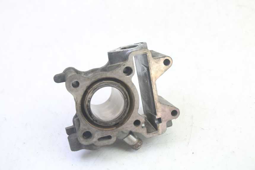 photo de CYLINDER BARREL PISTON YAMAHA NEOS NEO'S 4T 50 (2008 - 2016) - Fixing points details