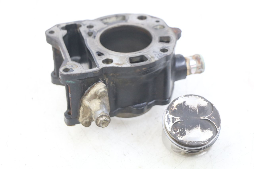 photo de CYLINDER PISTON PIAGGIO X8 125 (2004 - 2007)