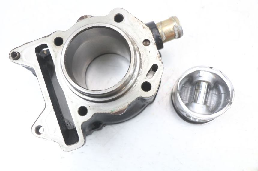 photo de CYLINDER PISTON PIAGGIO X8 125 (2004 - 2007)