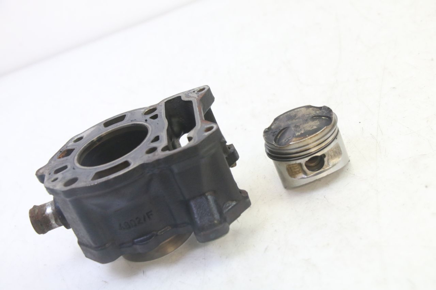 photo de CYLINDER PISTON PIAGGIO XEVO - X EVO 125 (2007 - 2016)