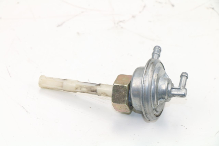 photo de FUEL TANK VALVE UNIVERSAL BIKE RETRO 50QT-4 50 (2010 - 2018)