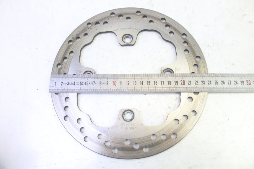 photo de REAR BRAKE DISC KAWASAKI ZR 7 750 (1999 - 2001) - Zoom on usage condition