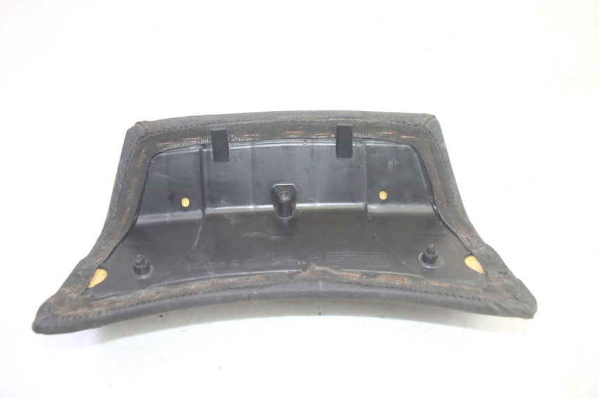 photo de BACKREST PIAGGIO MP3 LT 400 (2007 - 2012) - Fixing points details