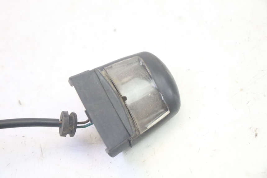 photo de LICENSE PLATE LIGHT PEUGEOT ELYSEO 125 (1999 - 2004) - Alternative perspective