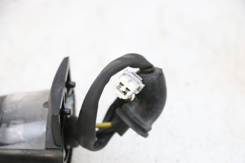 photo de NUMBER PLATE LIGHTING PIAGGIO MP3 HPE 300 (2019 - 2026) - Zoom on usage condition