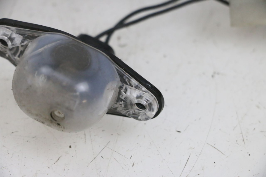 photo de NUMBER PLATE LIGHTING PIAGGIO MP3 RL 250 (2007 - 2010) - Surface and material condition