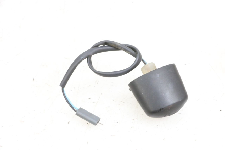 photo de LICENSE PLATE LIGHT YAMAHA XMAX X-MAX 125 (2006 - 2009) - Zoom on usage condition