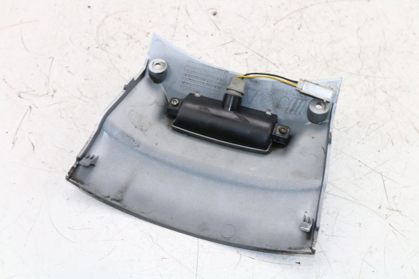 photo de NUMBER PLATE LIGHTING PIAGGIO X8 STREET 125 (2006 - 2007) - Alternative perspective