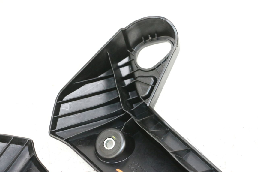 photo de RADIATOR SCOOP YAMAHA MT-07 MT07 ABS 700 (2018 - 2020) - Technical close-up