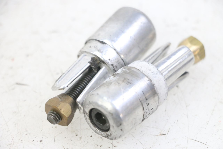 photo de HANDLEBAR ENDS PEUGEOT ELYSTAR 125 (2002 - 2007)