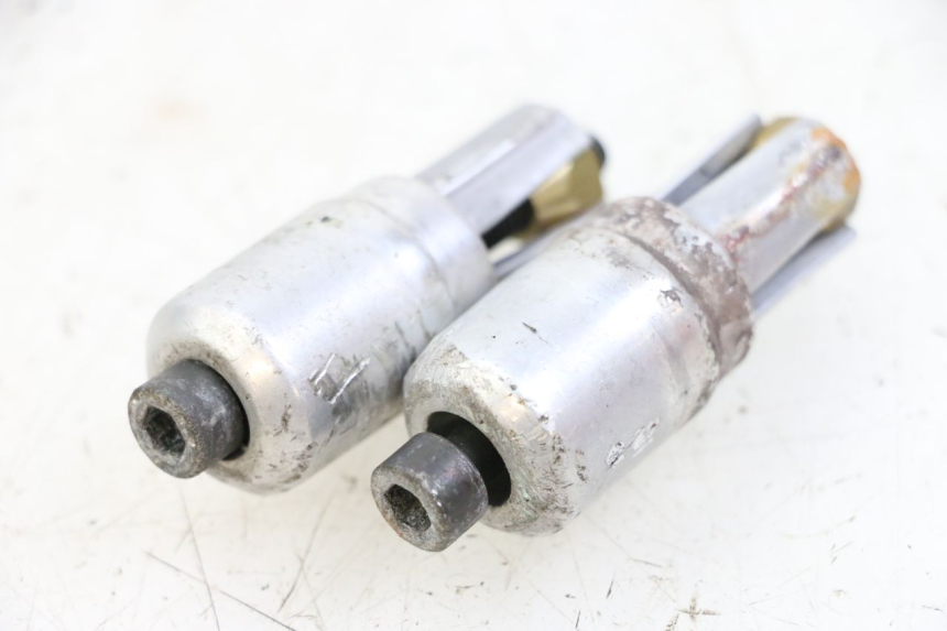 photo de HANDLEBAR ENDS PEUGEOT TKR TREKKER FURIOUS 50 (2005 - 2014)
