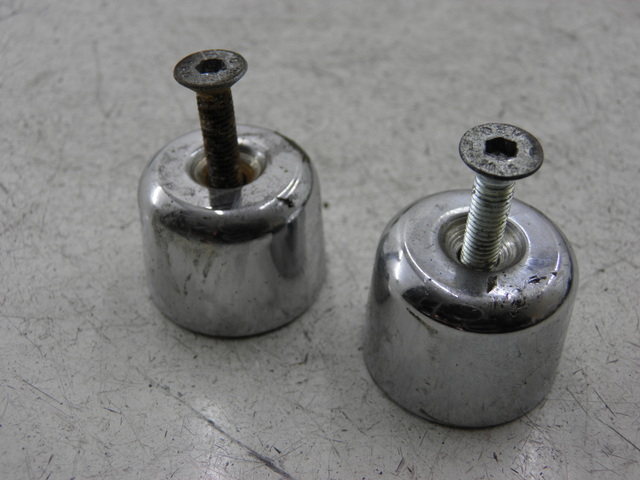 photo de HANDLEBAR ENDS PIAGGIO CARNABY 125 (2007 - 2011)