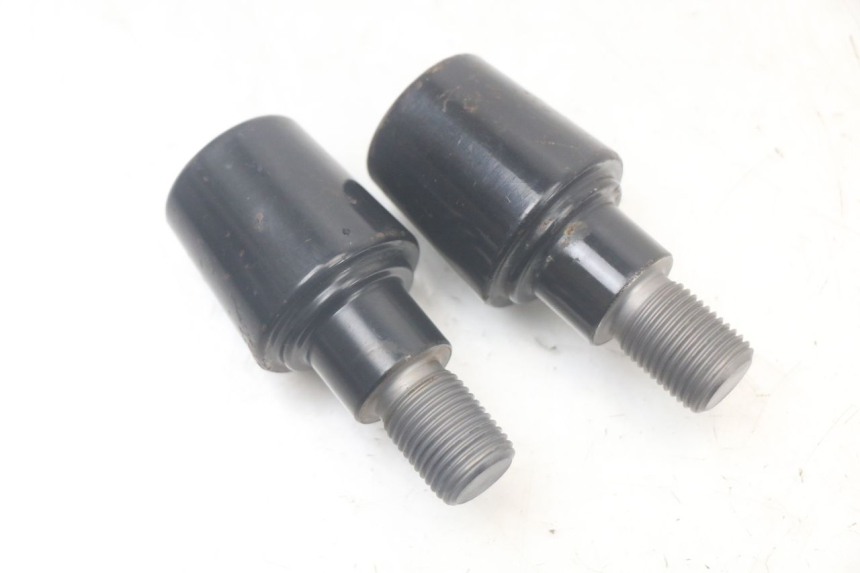 photo de HANDLEBAR END YAMAHA XMAX X-MAX 125 (2006 - 2009) - Zoom on usage condition