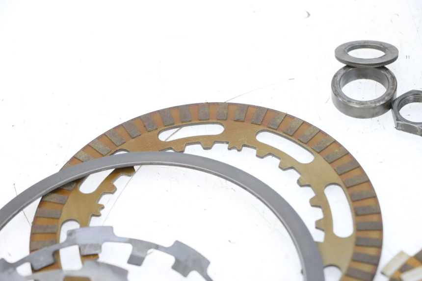 photo de CLUTCH SUZUKI BURGMAN EXECUTIVE ABS 650 (2006 - 2012) - High-resolution close-up