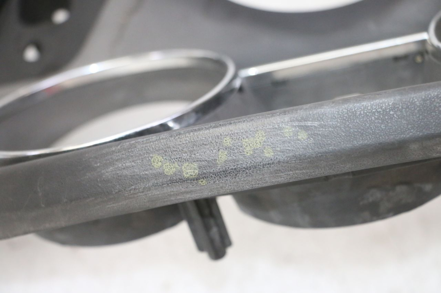 photo de SPEEDOMETER SURROUND KYMCO DINK STREET 125 (2009 - 2014)