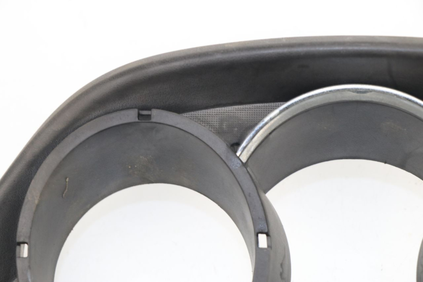 photo de SPEEDOMETER SURROUND KYMCO DINK STREET 125 (2009 - 2014)