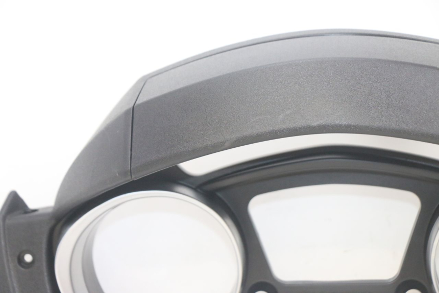 photo de SPEEDOMETER PANEL PIAGGIO MP3 HPE 300 (2019 - 2026) - Alternative angle