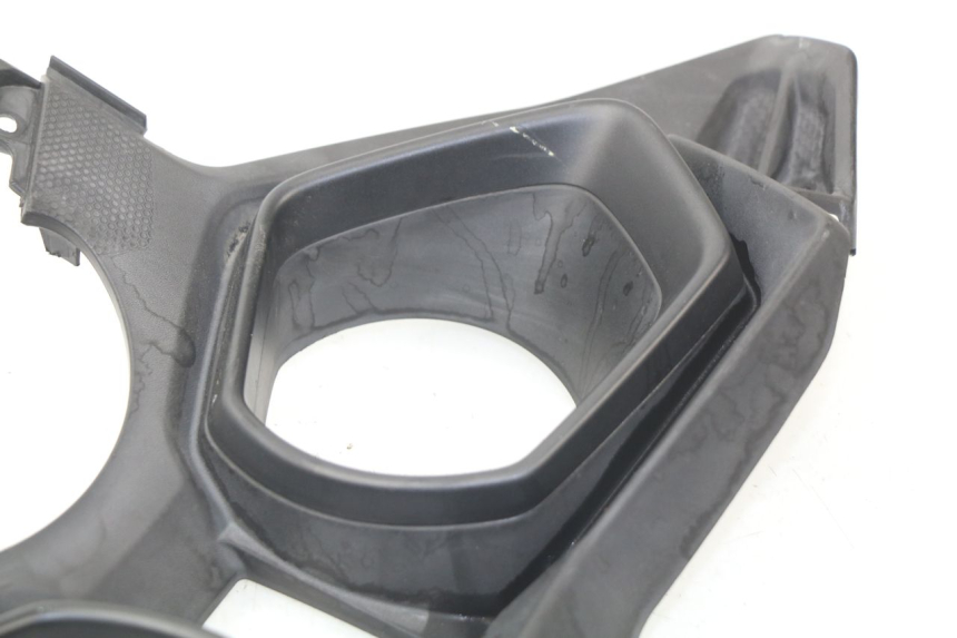 photo de SPEEDOMETER PANEL YAMAHA XMAX X-MAX ABS 125 (2014 - 2016) - Fixing points details