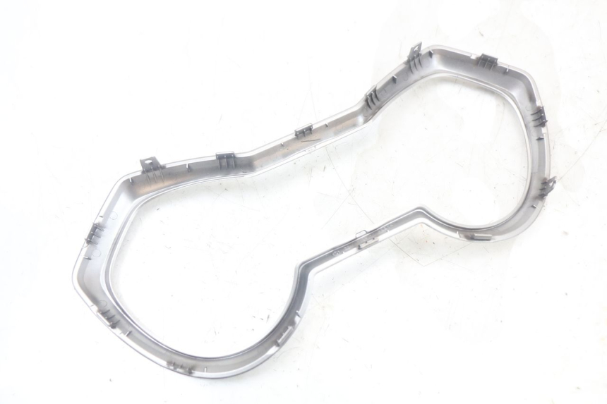 photo de SPEEDOMETER SURROUND YAMAHA XMAX X-MAX ABS 125 (2017 - 2020) - Technical close-up