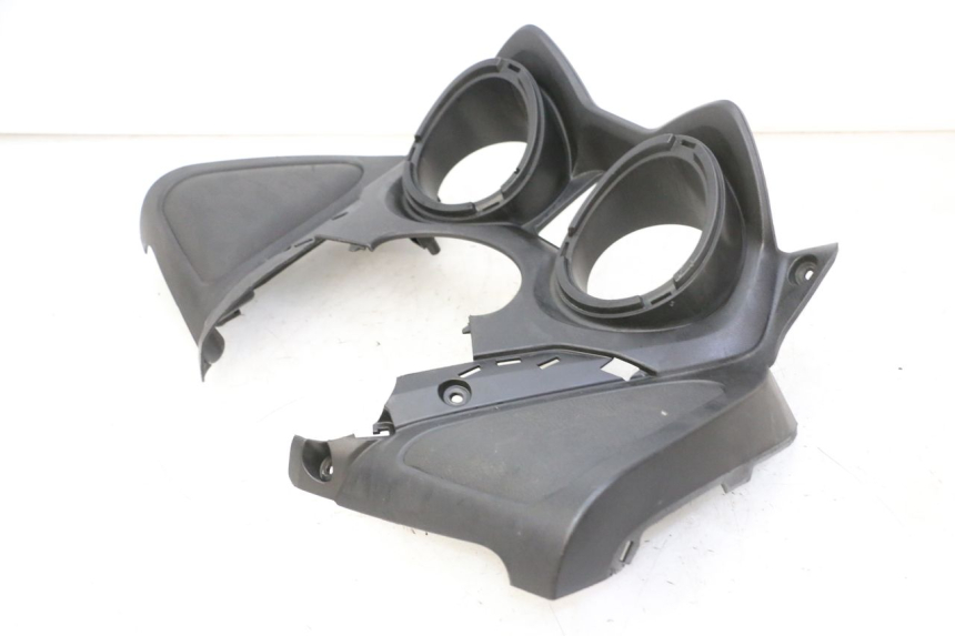 photo de SPEEDOMETER SURROUND YAMAHA X-MAX XMAX 125 (2010 - 2014) - Fixing points details