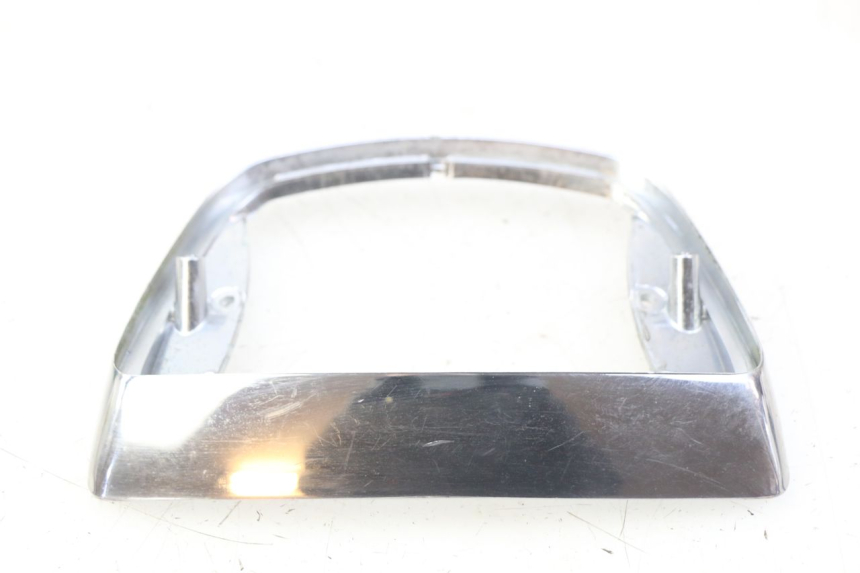 photo de REAR LIGHT SURROUND PIAGGIO VESPA LX 2T 50 (2005 - 2013)