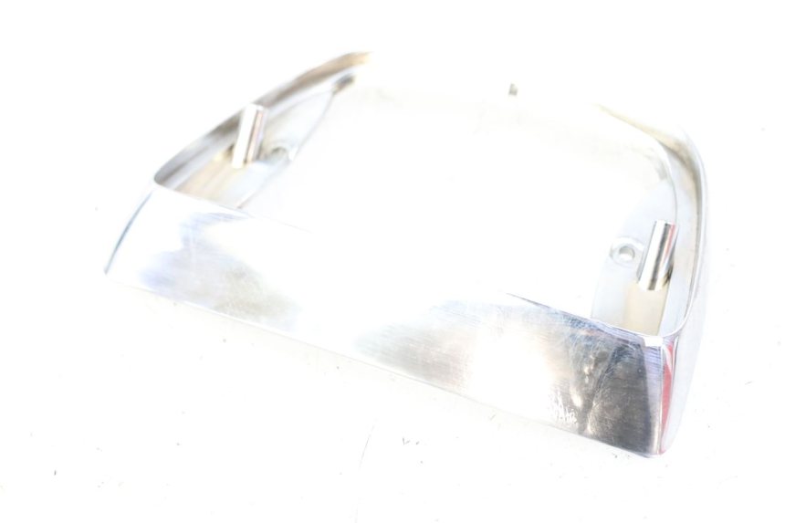 photo de REAR LIGHT SURROUND PIAGGIO VESPA LX 2T 50 (2005 - 2013)