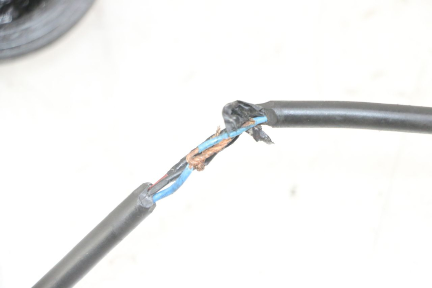 photo de SPEEDOMETER DRIVE YAMAHA XMAX X-MAX 125 (2006 - 2009) - Fixing points details