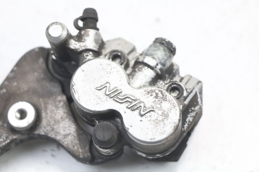 photo de REAR BRAKE CALIPER PEUGEOT SATELIS 125 (2010 - 2012) - Zoom on usage condition