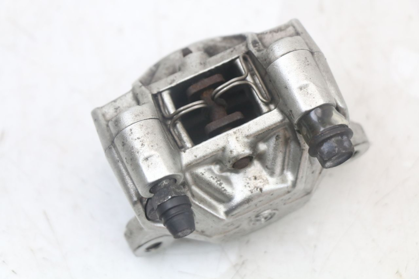 photo de REAR BRAKE CALIPER YAMAHA XMAX X-MAX 125 (2006 - 2009) - Zoom on usage condition