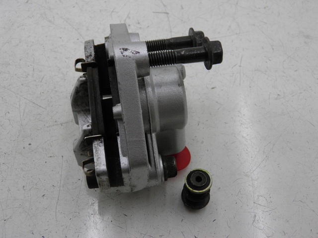 photo de FRONT BRAKE CALIPER BAOTIAN BT COLLECTOR 50 (2005 - 2013) - Zoom on usage condition