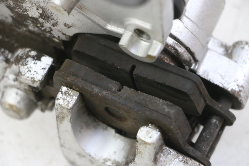 photo de FRONT BRAKE CALIPER DAELIM BESBI 125 (2007 - 2008)