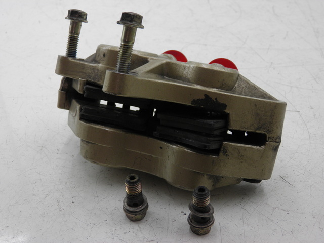 photo de FRONT BRAKE CALIPER DAELIM S2 FI 125 (2008 - 2017) - Alternative perspective