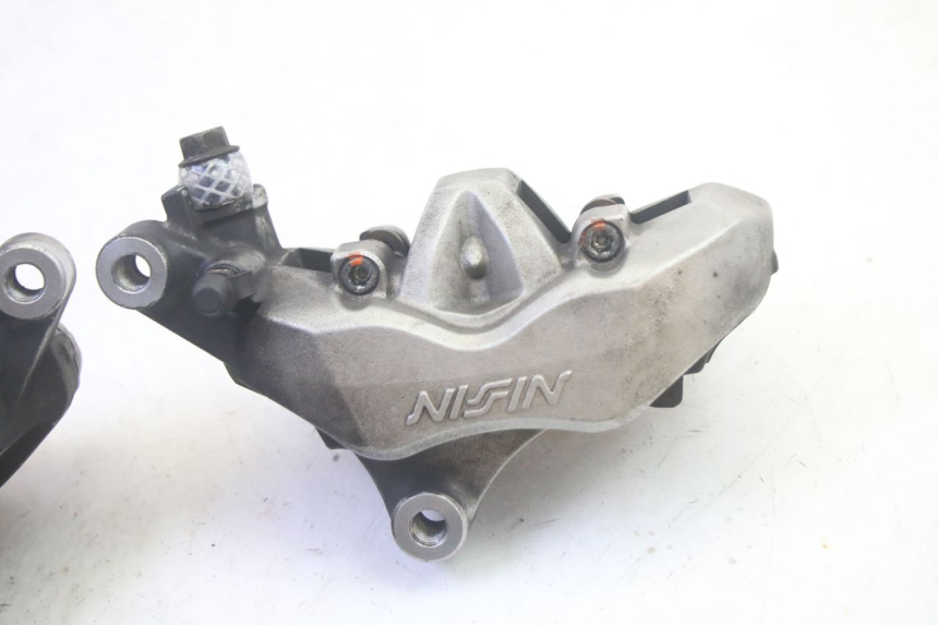 photo de FRONT BRAKE CALIPER YAMAHA FJR ABS 1300 (2006 - 2012) - Zoom on usage condition