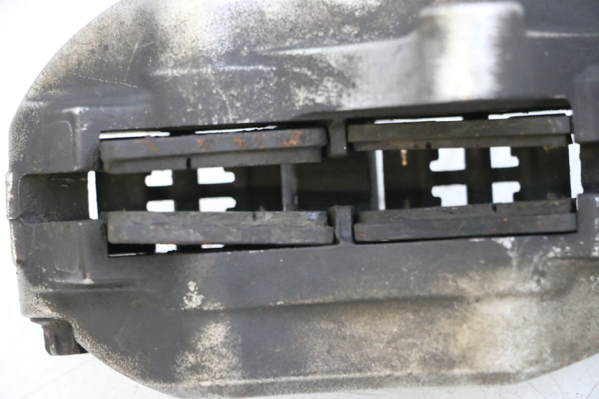 photo de FRONT BRAKE CALIPER YAMAHA FJR ABS 1300 (2006 - 2012) - Zoom on usage condition