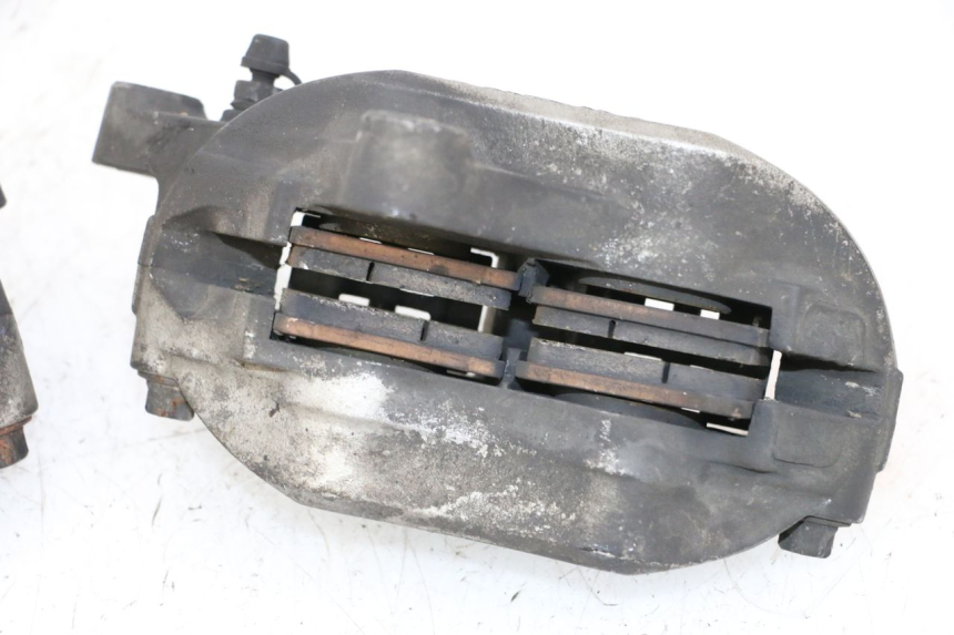 photo de FRONT BRAKE CALIPER YAMAHA FJR ABS 1300 (2006 - 2012) - Alternative perspective