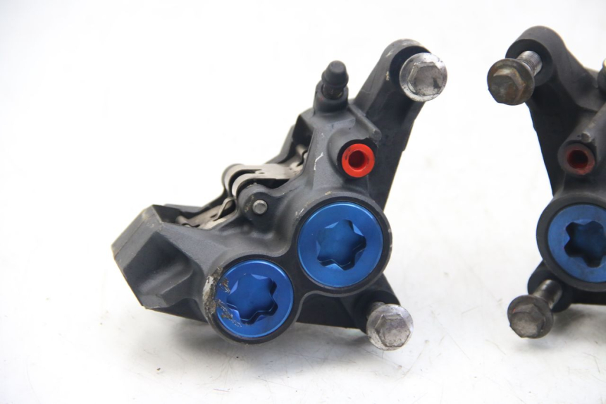 photo de FRONT BRAKE CALIPER YAMAHA FZS FAZER 600 (2001 - 2003)