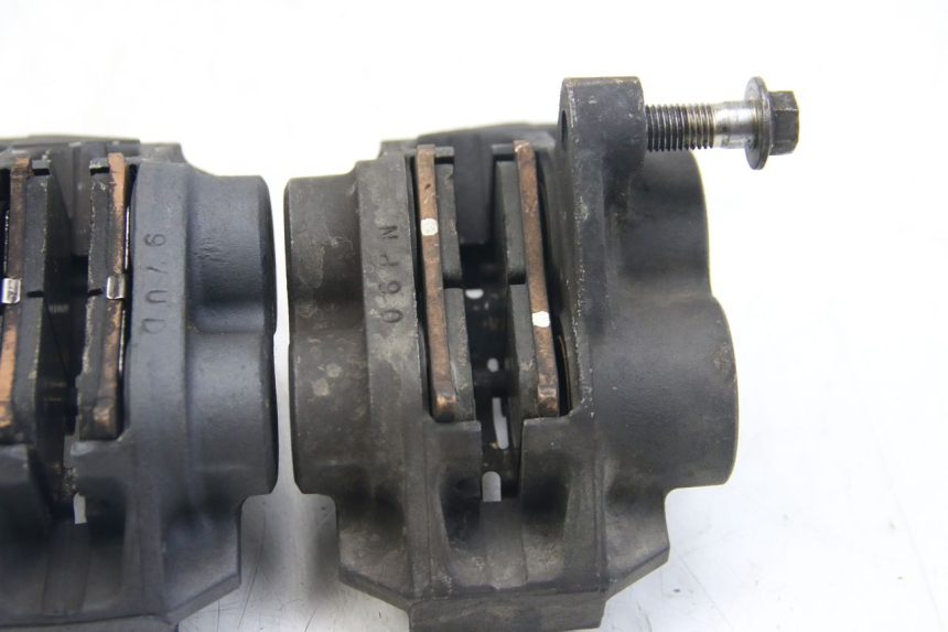 photo de FRONT BRAKE CALIPER YAMAHA FZS FAZER 600 (2001 - 2003)