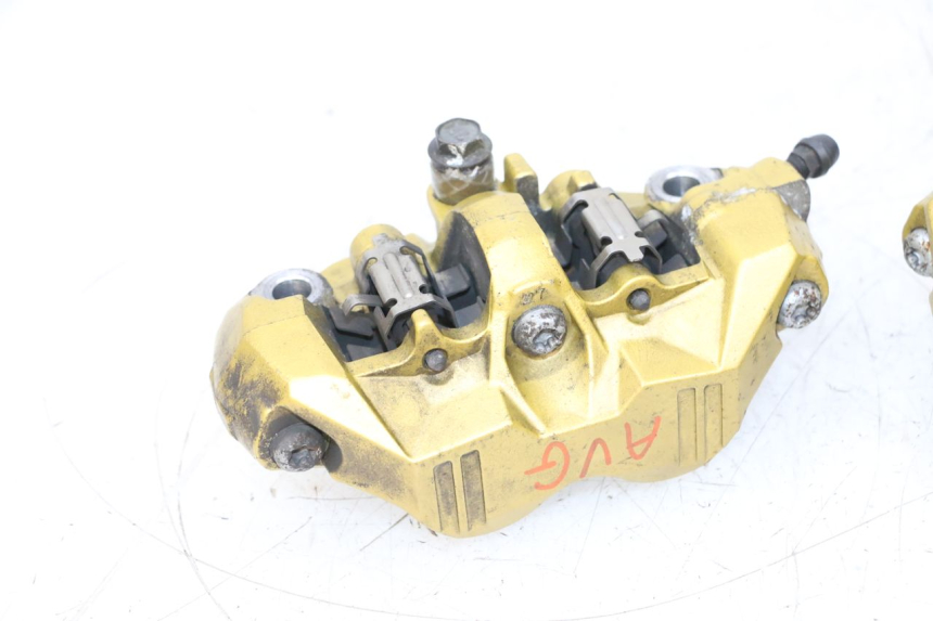photo de FRONT BRAKE CALIPER SUZUKI GSXR GSX-R 1000 (2003 - 2004) - Fixing points details