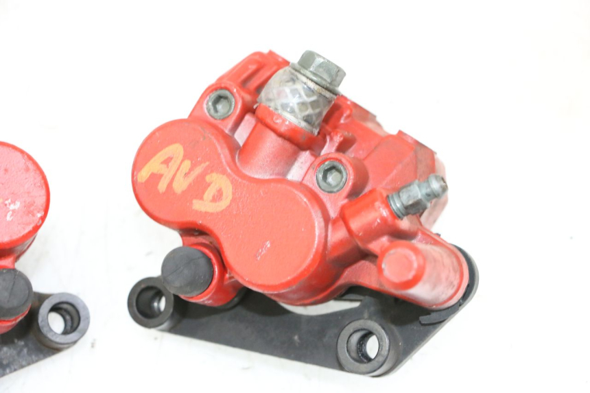 photo de FRONT BRAKE CALIPER JM MOTORS GTS 125 (2015 - 2019) - Focus on structure