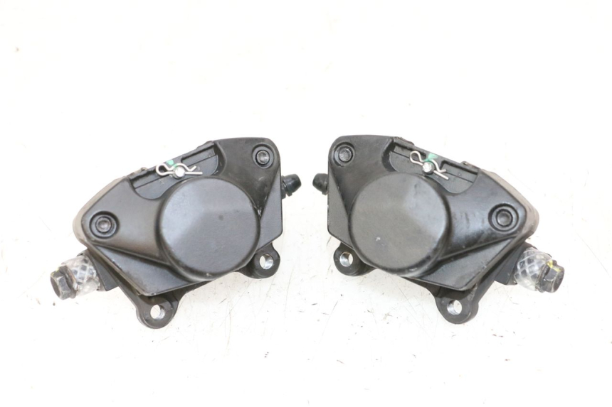 photo de FRONT BRAKE CALIPER PIAGGIO MP3 HPE 300 (2019 - 2026) - Fixing points details