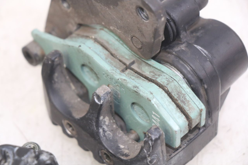 photo de FRONT BRAKE CALIPER PIAGGIO XEVO - X EVO 125 (2007 - 2016)